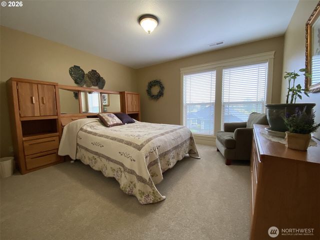 545 E 18 Street, La Center, WA 98629
