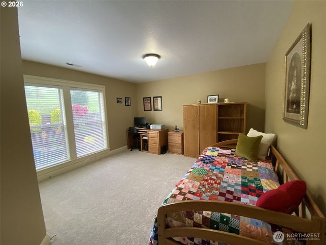 545 E 18 Street, La Center, WA 98629