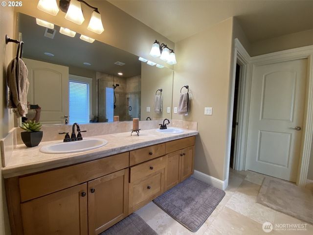 545 E 18 Street, La Center, WA 98629