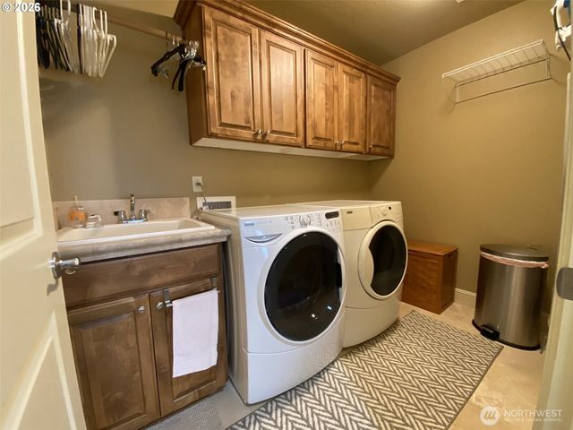 545 E 18 Street, La Center, WA 98629