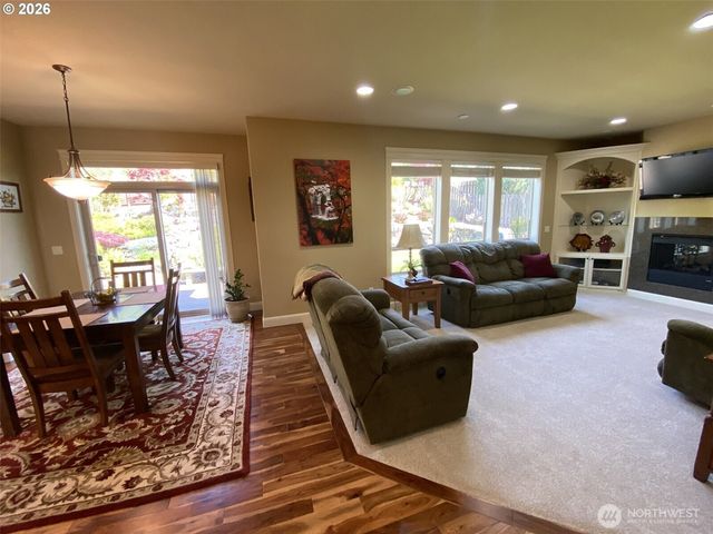 545 E 18 Street, La Center, WA 98629