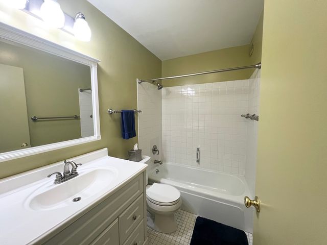 1850 N Clark Street 2104, Chicago, IL 60614