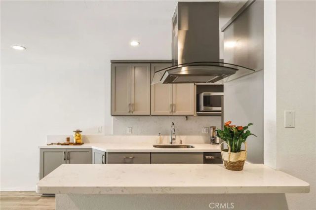 2411 Prospect Avenue 122, Hermosa Beach, CA 90254