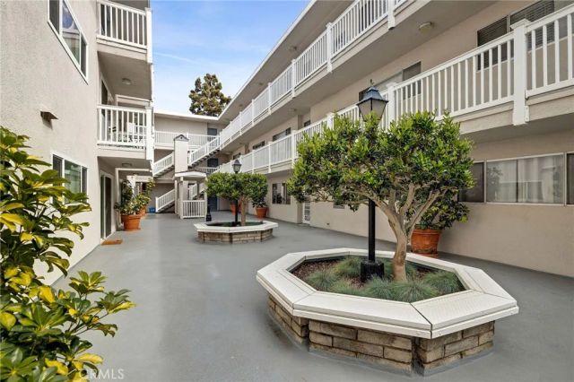 2411 Prospect Avenue 122, Hermosa Beach, CA 90254