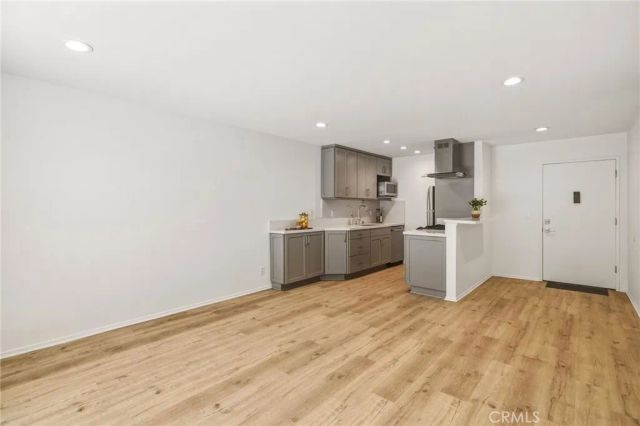 2411 Prospect Avenue 122, Hermosa Beach, CA 90254