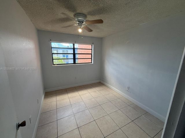 6675 W 4th Avenue 402, Hialeah, FL 33012