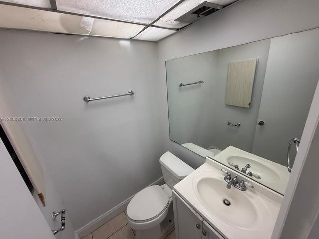 6675 W 4th Avenue 402, Hialeah, FL 33012