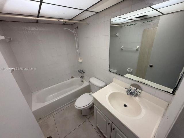 6675 W 4th Avenue 402, Hialeah, FL 33012