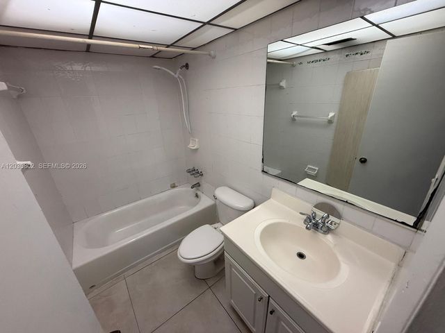 6675 W 4th Avenue 402, Hialeah, FL 33012