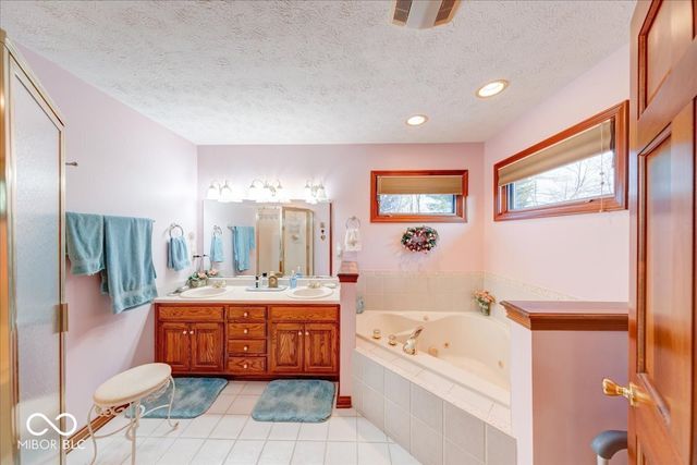 2371 Willow Lakes E Boulevard, Greenwood, IN 46143