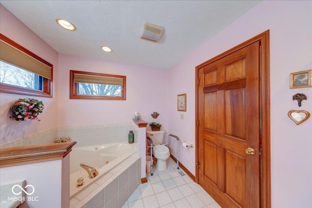 2371 Willow Lakes E Boulevard, Greenwood, IN 46143