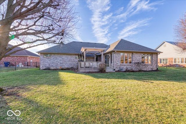 2371 Willow Lakes E Boulevard, Greenwood, IN 46143