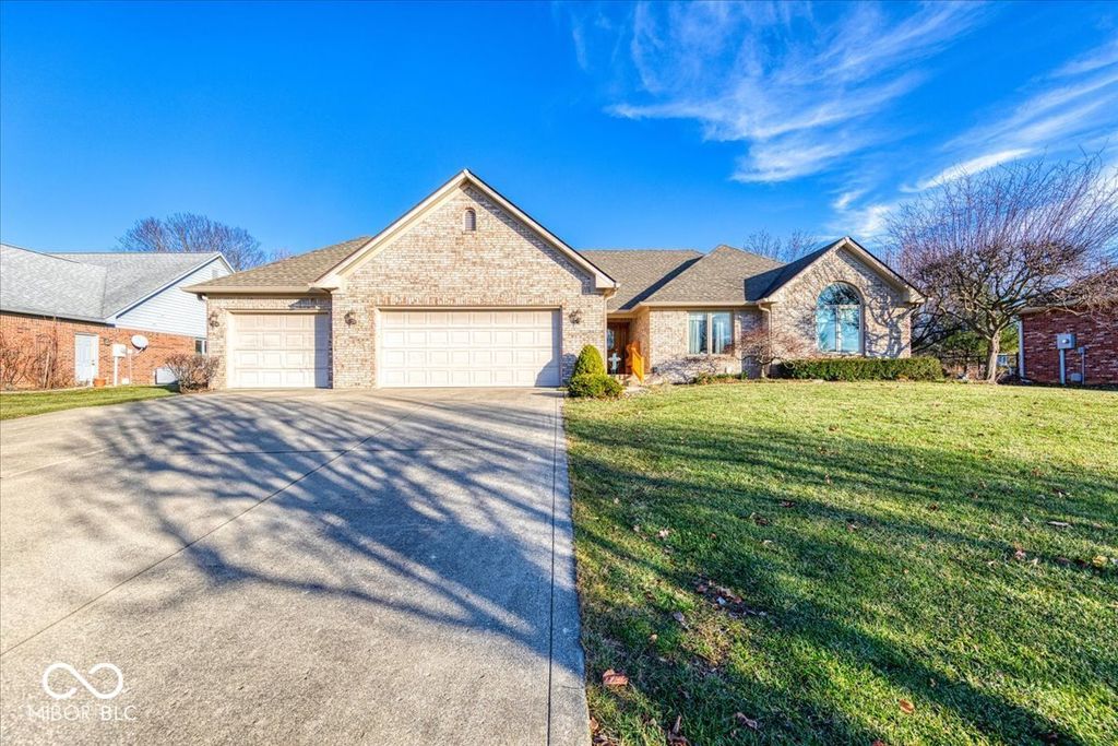 2371 Willow Lakes E Boulevard, Greenwood, IN 46143