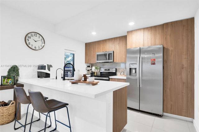 287 NW 13th Pl, Florida City, FL 33034