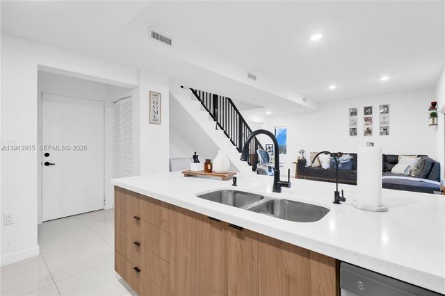 287 NW 13th Pl, Florida City, FL 33034