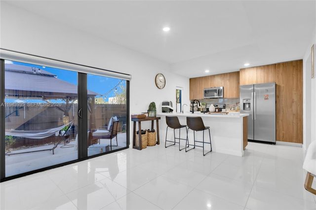 287 NW 13th Pl, Florida City, FL 33034