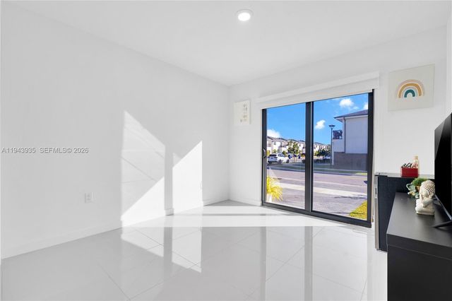 287 NW 13th Pl, Florida City, FL 33034