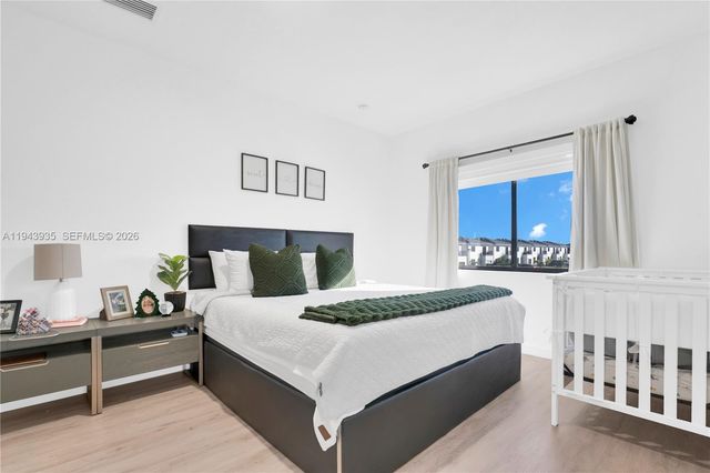 287 NW 13th Pl, Florida City, FL 33034