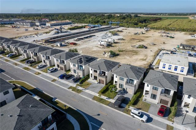 287 NW 13th Pl, Florida City, FL 33034