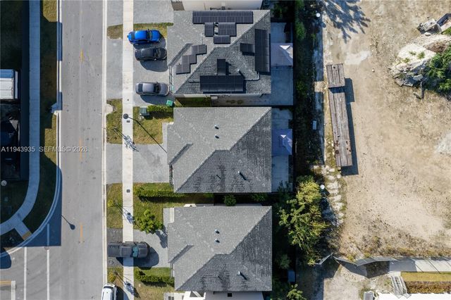 287 NW 13th Pl, Florida City, FL 33034