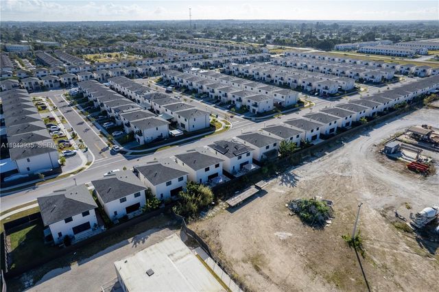 287 NW 13th Pl, Florida City, FL 33034