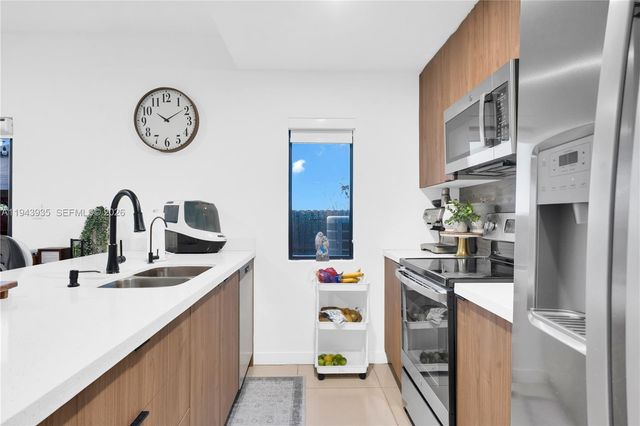 287 NW 13th Pl, Florida City, FL 33034