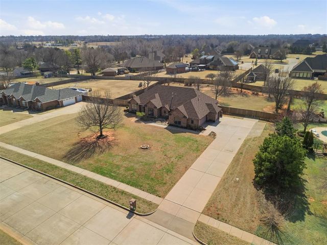 1414 E Twin Brook Terrace, Mustang, OK 73064