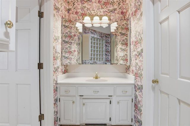 1414 E Twin Brook Terrace, Mustang, OK 73064