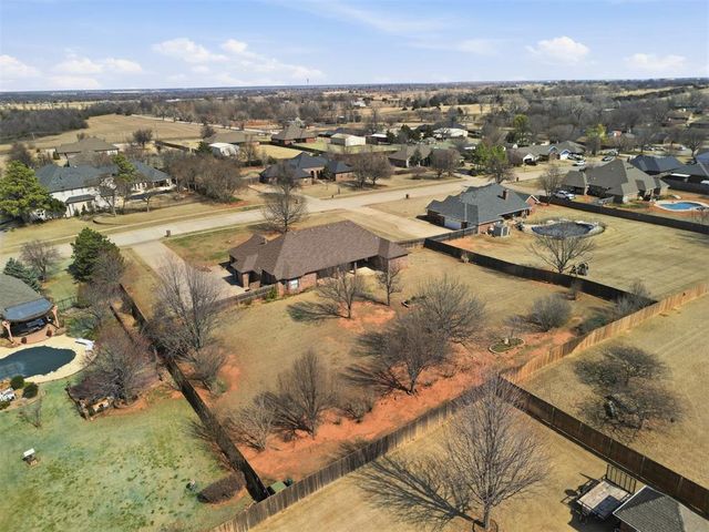 1414 E Twin Brook Terrace, Mustang, OK 73064
