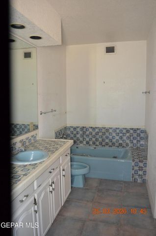 900 DULCINEA Court, Santa Teresa, NM 88008