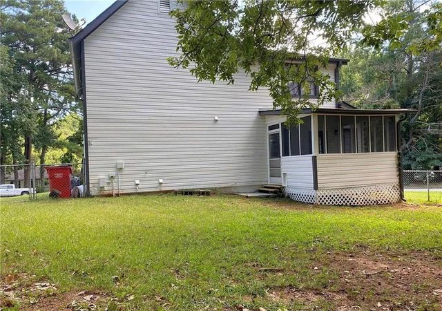 2878 Old South Drive, Jonesboro, GA 30236