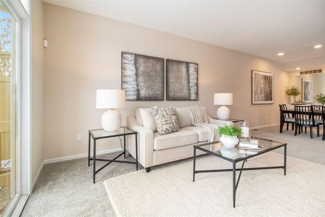 2766 Maitland Drive, Ann Arbor, MI 48105