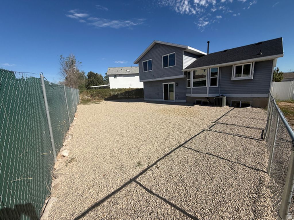 5953 W CAPE COD DR, West Valley City, UT 84128 — photo 3