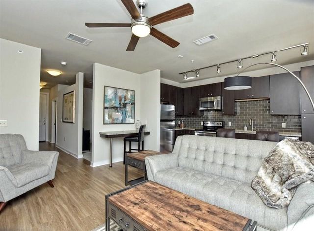 1900 Barton Springs RD 5004, Austin, TX 78704