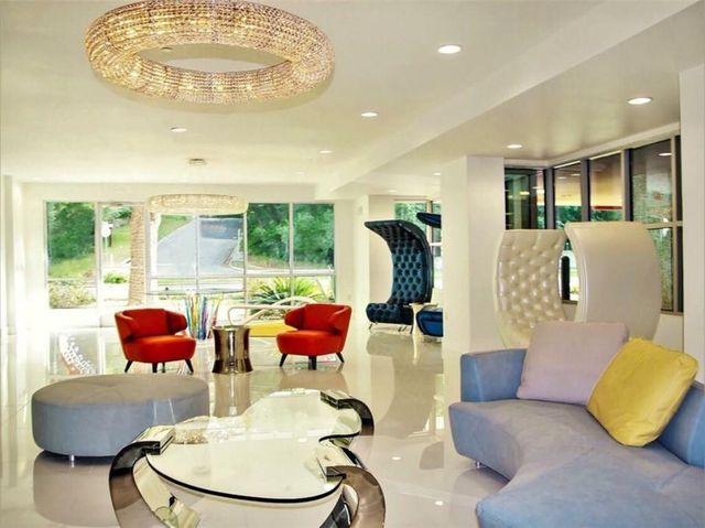 1900 Barton Springs RD 5004, Austin, TX 78704