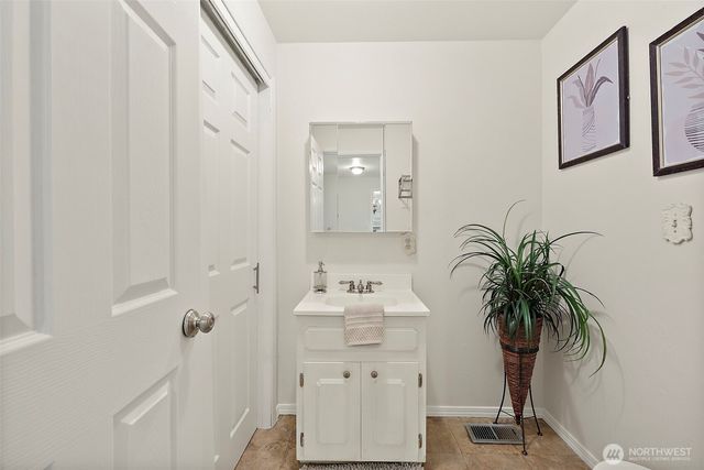 211 170th Street E, Spanaway, WA 98387