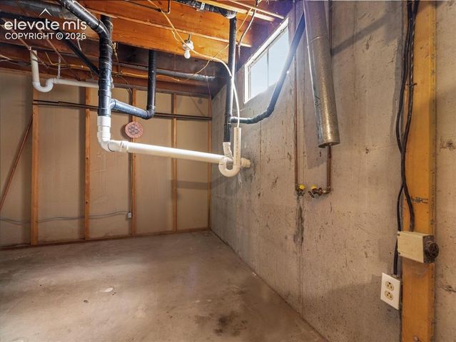 207 Autobee Lane, Avondale, CO 81022