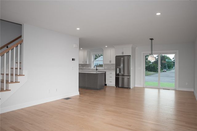 15 Recess Lane, Warwick, RI 02889