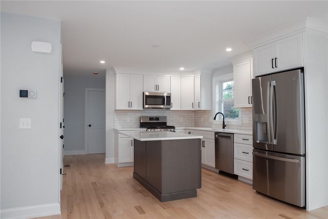 15 Recess Lane, Warwick, RI 02889