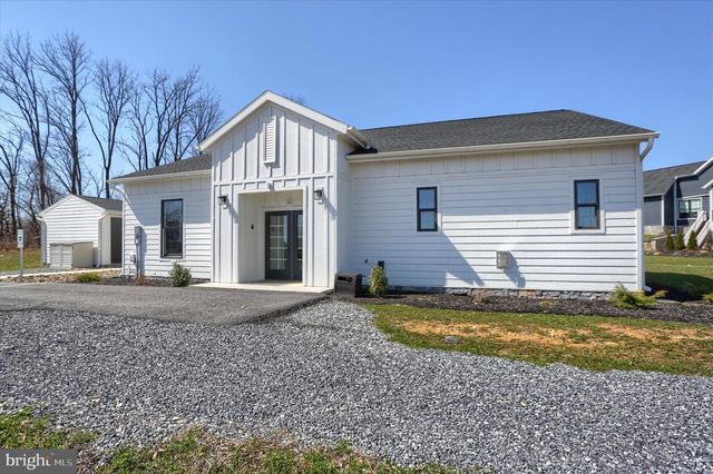 189 HIGHLANDER WAY, Boiling Springs, PA 17007