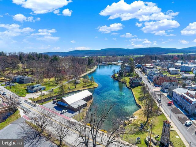 189 HIGHLANDER WAY, Boiling Springs, PA 17007