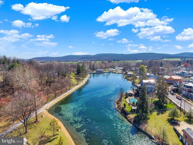 189 HIGHLANDER WAY, Boiling Springs, PA 17007