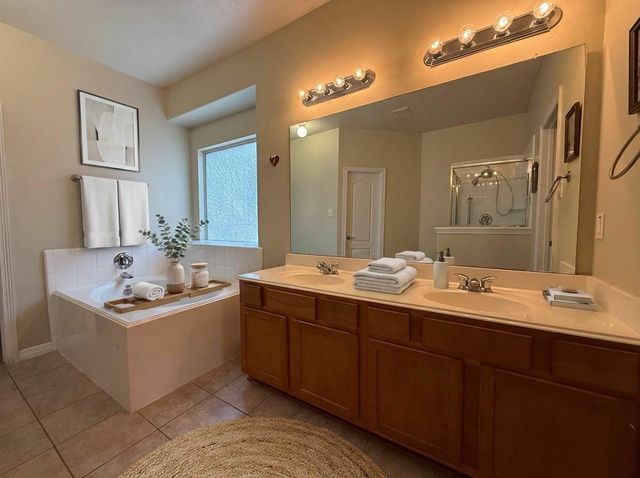 9206 Hidden Lake E, Magnolia, TX 77354