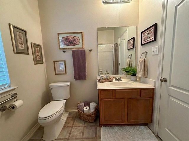 9206 Hidden Lake E, Magnolia, TX 77354