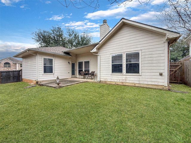 9206 Hidden Lake E, Magnolia, TX 77354