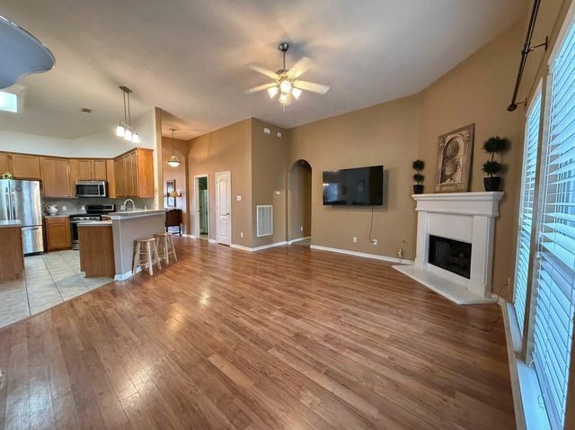 9206 Hidden Lake E, Magnolia, TX 77354