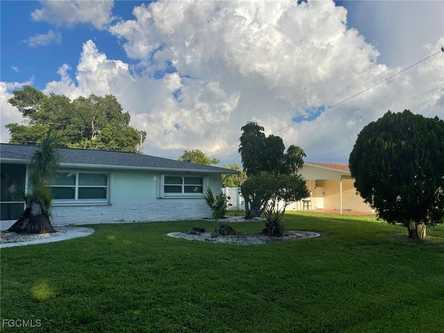 2705 SE 17th AVE, Cape Coral, FL 33904