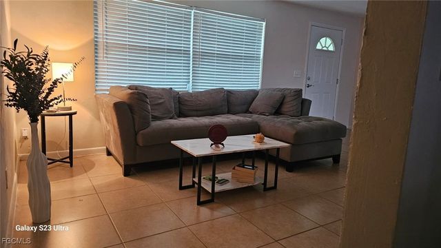 2705 SE 17th AVE, Cape Coral, FL 33904