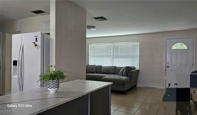 2705 SE 17th AVE, Cape Coral, FL 33904