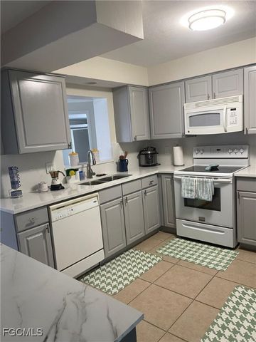 2705 SE 17th AVE, Cape Coral, FL 33904